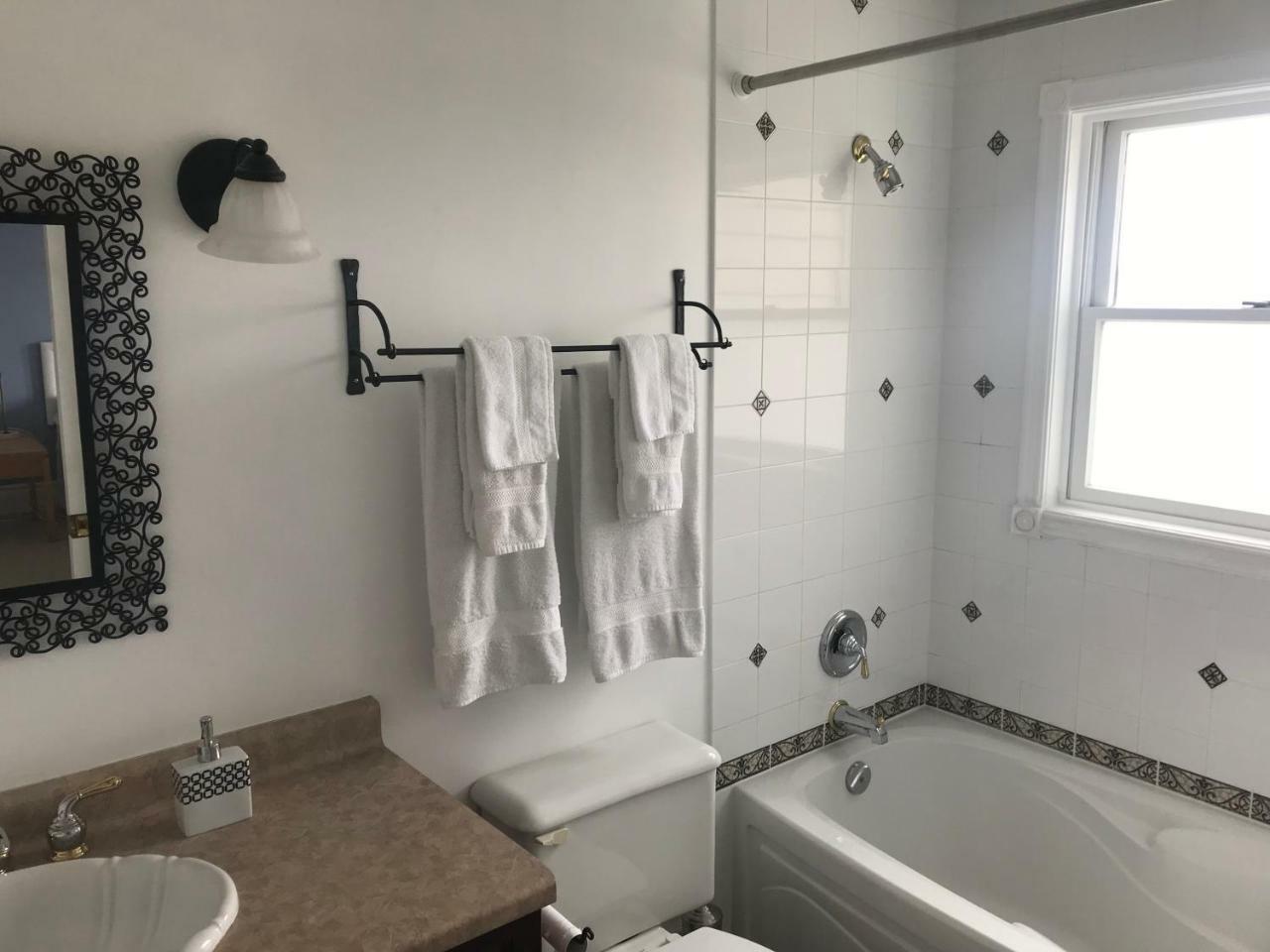 Dicksons Family Suite Niagara-on-the-Lake Buitenkant foto